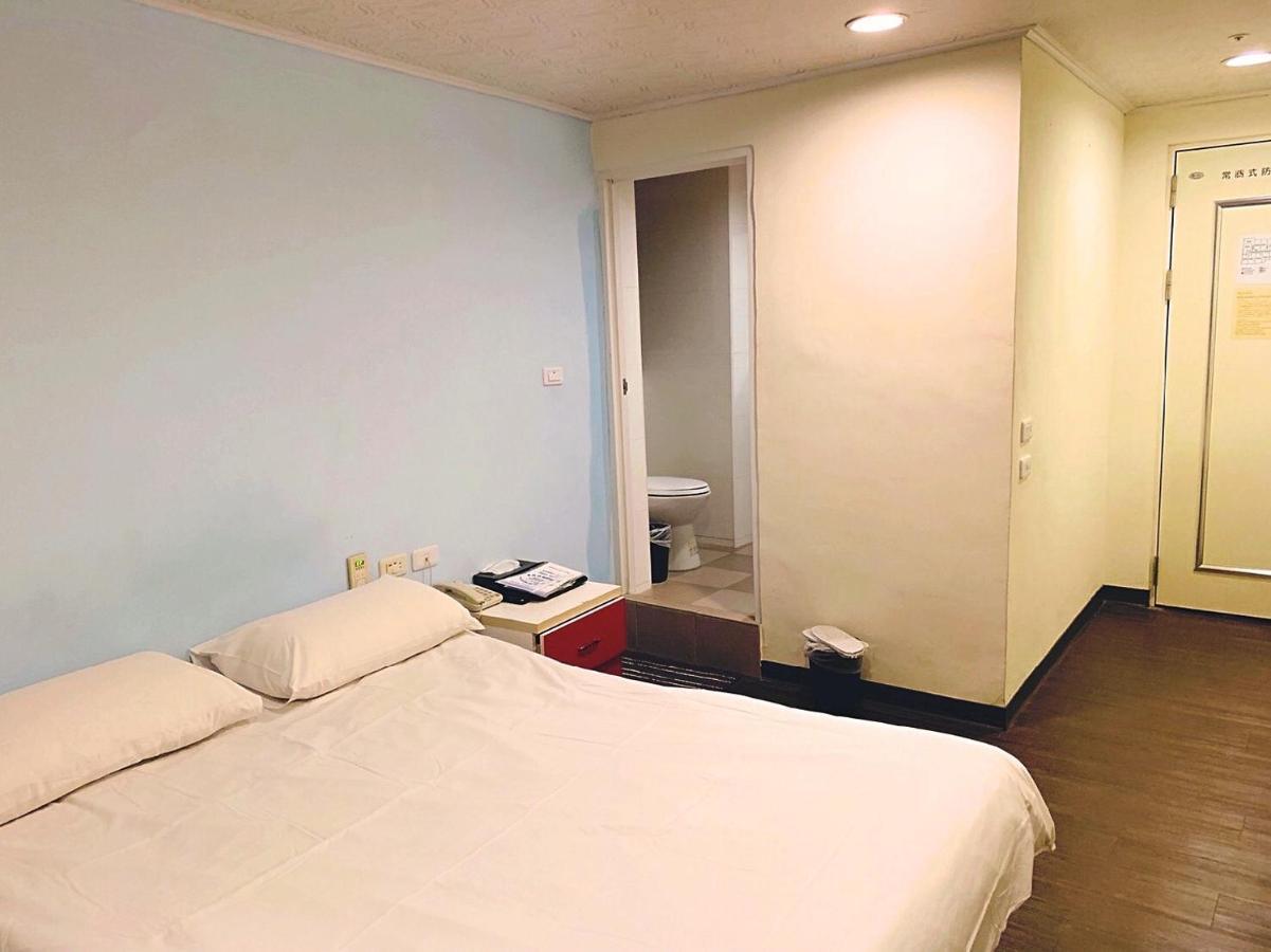 Easyinn Hotel & Hostel Tainan Luaran gambar