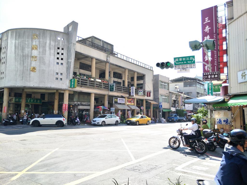 Easyinn Hotel & Hostel Tainan Luaran gambar