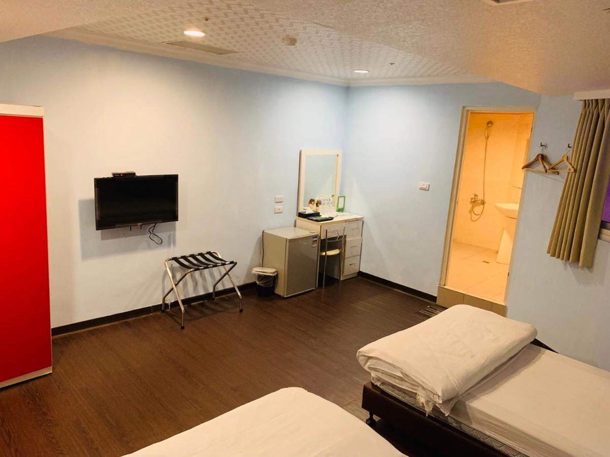 Easyinn Hotel & Hostel Tainan Luaran gambar